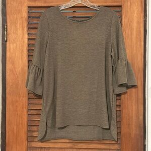 ADRIANNA PAPELL Olive Top Size M